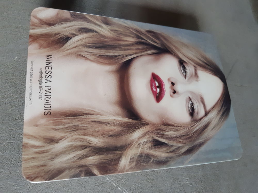 coffret 2 DVD Vanessa Paradis, &eacute;dition limit&eacute;e
DVD et blu-ray