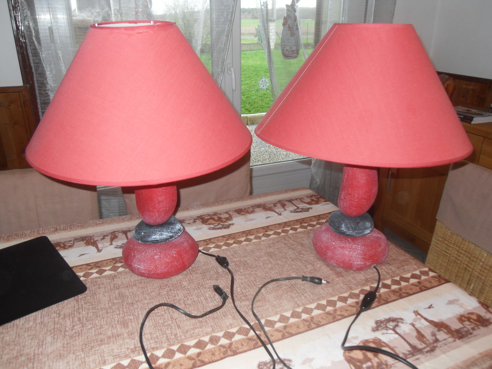 LOT DE 2 LAMPES DE CHEVET Décoration