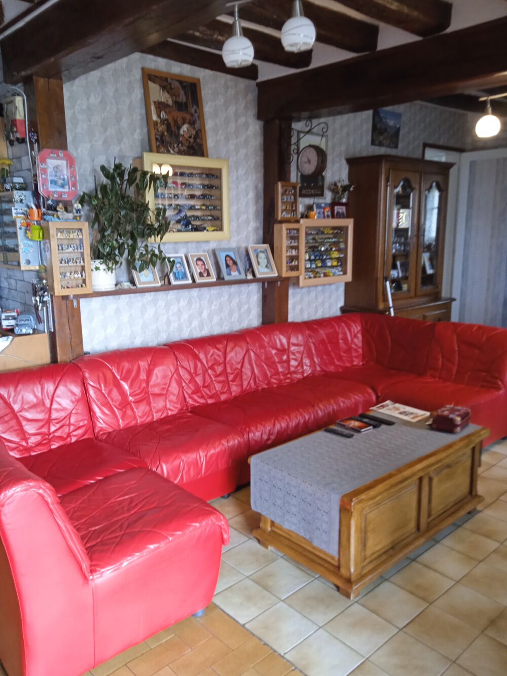 ensemble canap&eacute; modulable en cuir rouge tr&egrave;s bon &eacute;tat Meubles