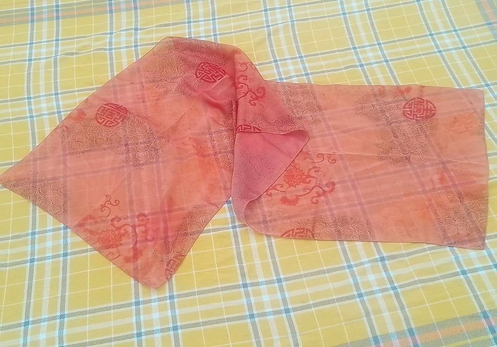 Magnifique Etole TU : Imprim&eacute; sur Fond Orang&eacute; - Quasi-neuf Vêtements