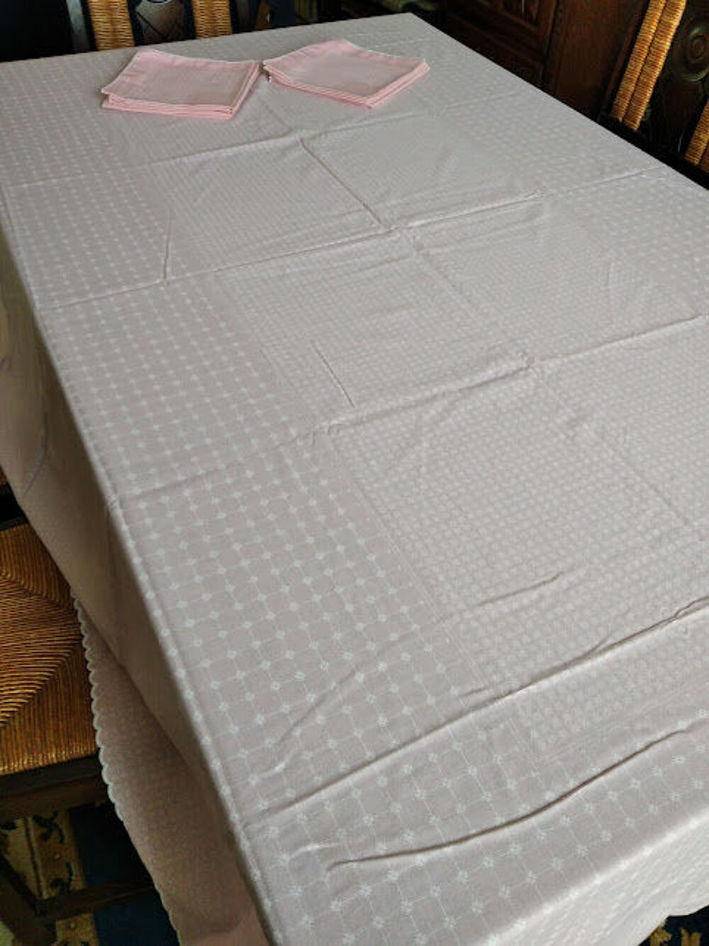 Nappe rose + 12 serviettes assorties Décoration