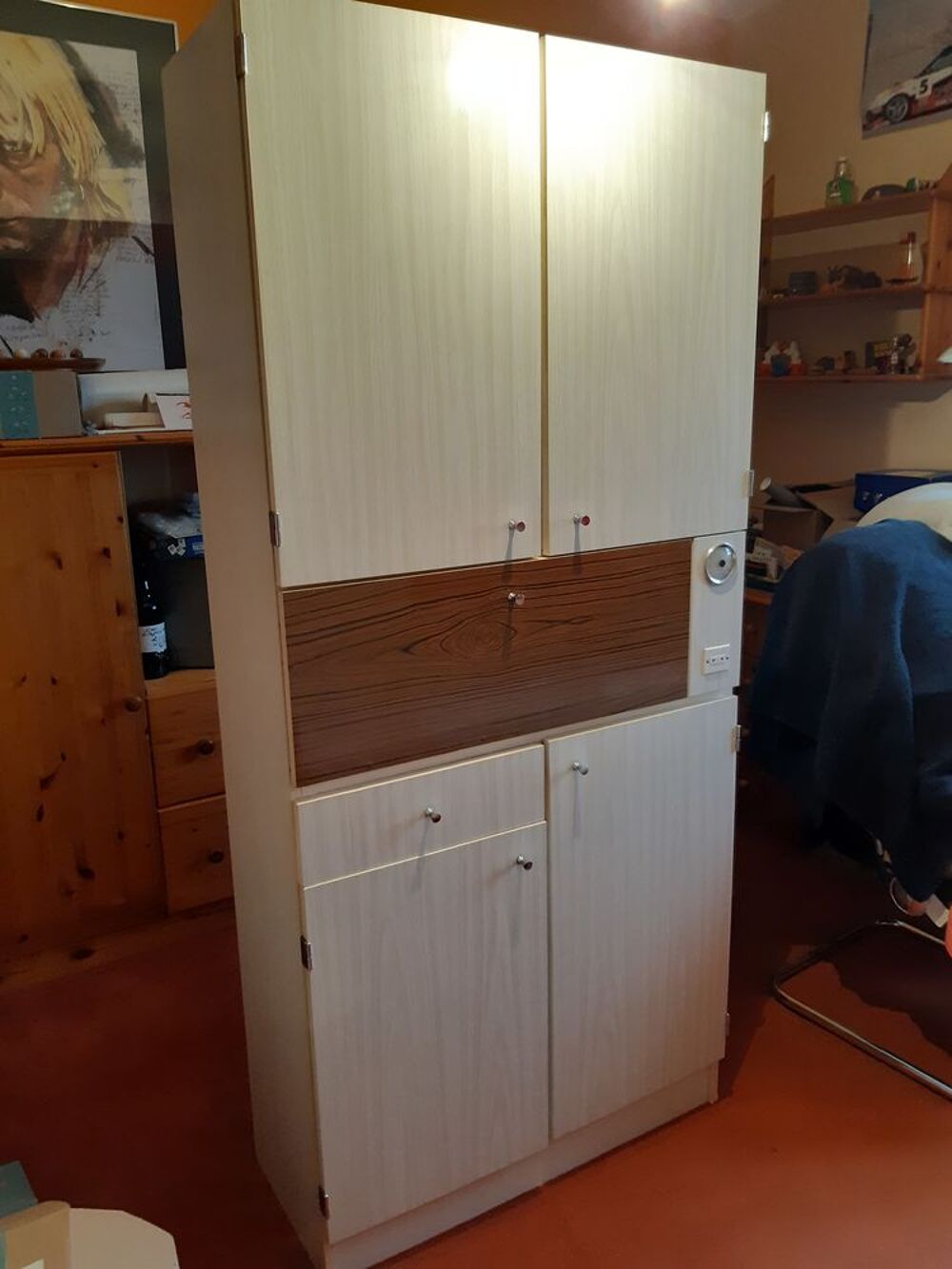 Buffet Formica compact et pratique Meubles