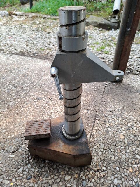 support perceuse 220 Montceaux-l�s-Provins (77)