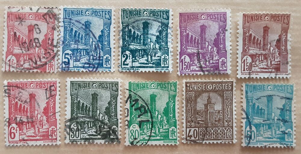 10 timbres &agrave; collection TUNISIE des ann&eacute;es 1968... 