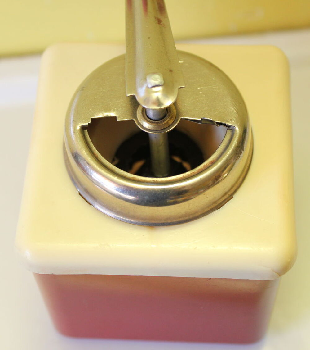 Moulin &agrave; caf&eacute; ancien La dinette de Poulbot 1950 Jeux / jouets