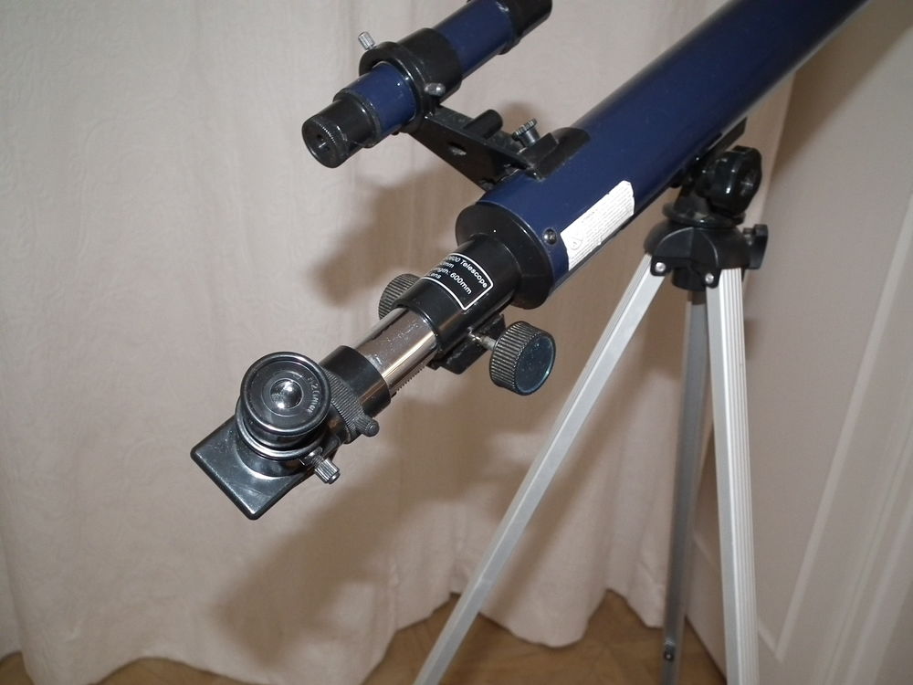 T&eacute;lescope. Mobilier enfants