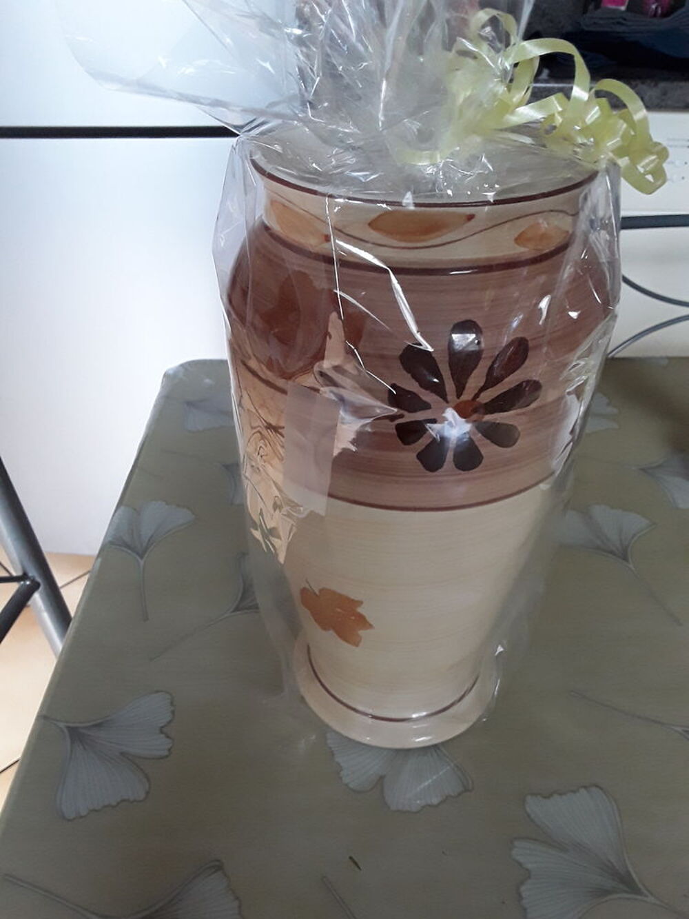 Vase marron et beige Décoration