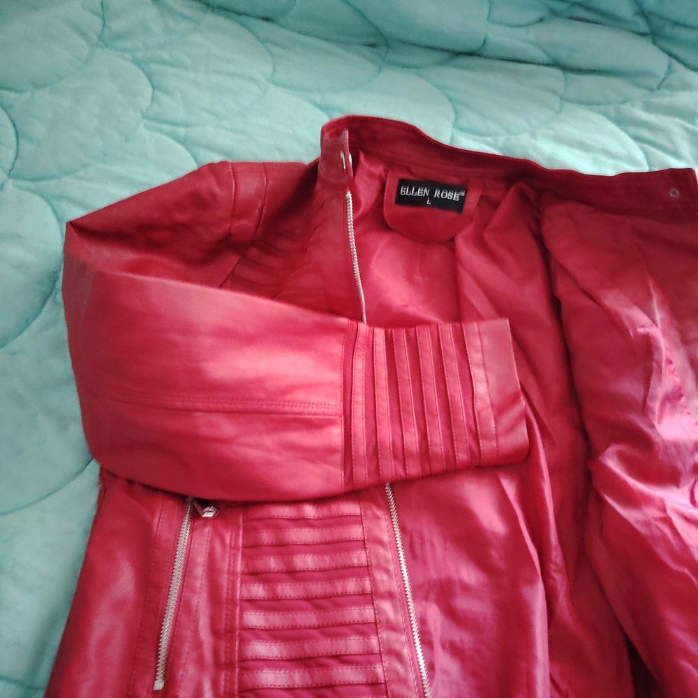Blouson neuf mati&egrave;re polyester Vêtements