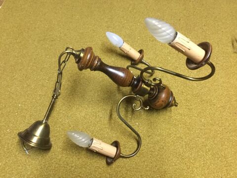 LUSTRE TROIS BRANCHES 15 Lu�on (85)