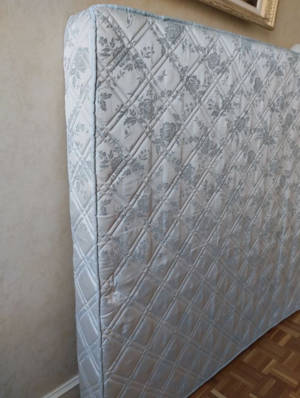 SOMMIER + MATELAS Meubles