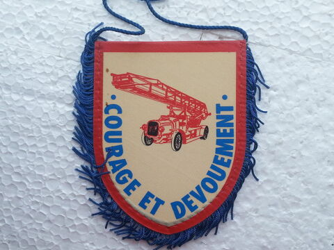FANION POMPIER - N 1427
2 Grues (85)