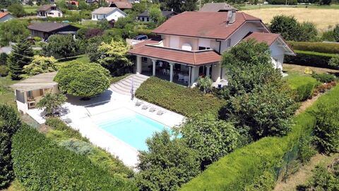   Villa d'architecte 8 pices - Terrain de 1865 m Villa - 8 pice(s) - 334 m