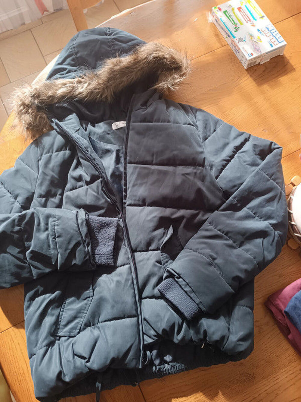 Veste tr&egrave;s chaude 14 ans Vêtements enfants