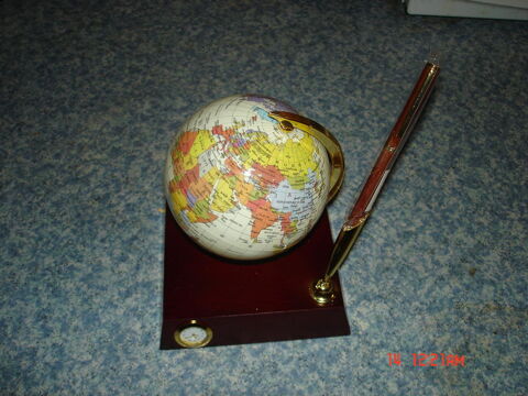 globe terrestre avec porte stylo 18 Montigny-ls-Metz (57)
