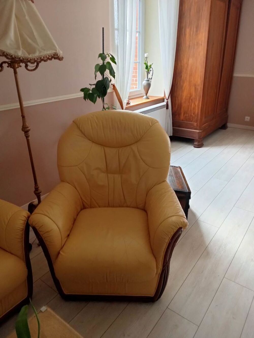 Canap&eacute; cuir et ses 2 fauteuils Meubles