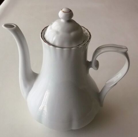 Cafeti�re blanche en porcelaine v�ritable 10 Vienne (38)