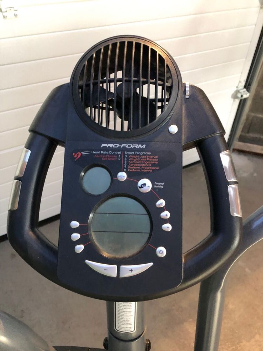 V&eacute;lo elliptique PROFORM Sports