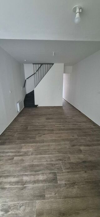  Maison à louer 5 pièces 92 m²
