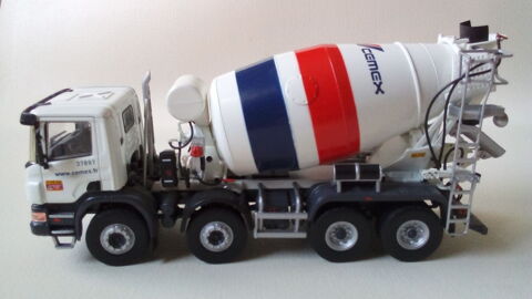 un camion scania toupie au couleur cemex au 1/50 neuf . Chaource (10)