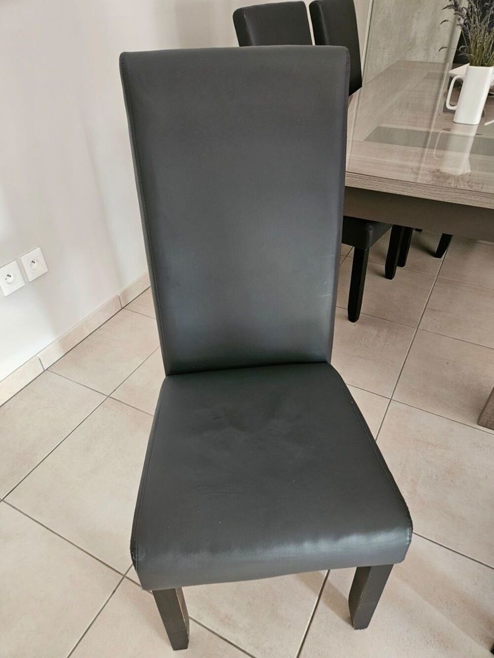 8 chaises Meubles