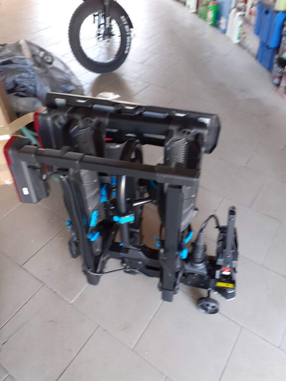 Porte v&eacute;lo attelage E-FIT200-2F.NEW + rampe mont&eacute;e 
Vélos
