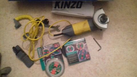 je une meule avec disques et tous ces accessoires. 35 Flers-en-Escrebieux (59)