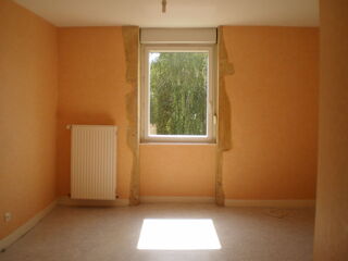  Appartement � louer 3 pi�ces 70 m� Saint-christophe-en-brionnais