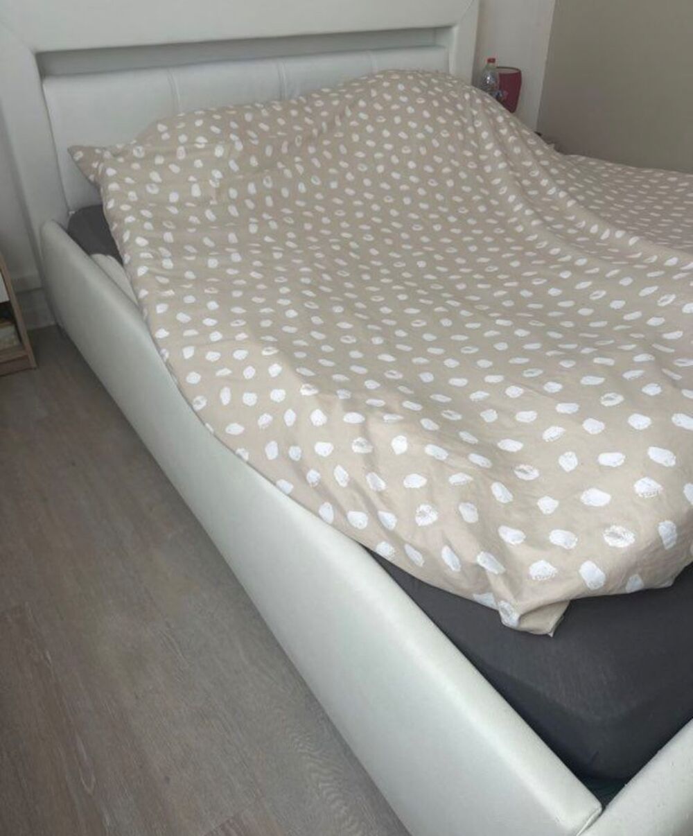 Lit en cuir blanc Meubles