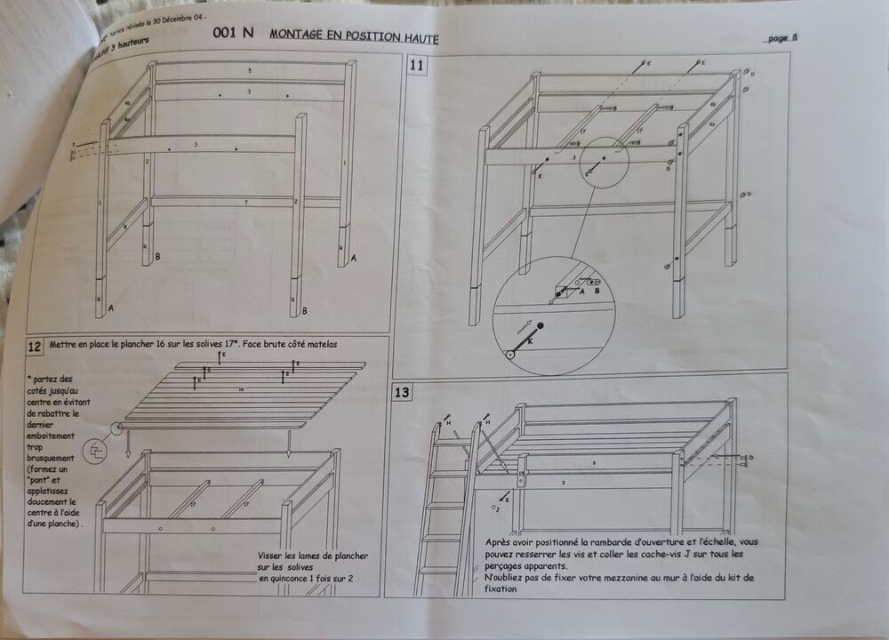 Lit &eacute;volutif en hauteur jusqu'&agrave; la mezzanine avec bureau Mobilier enfants