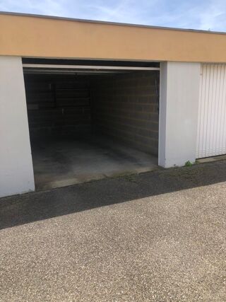  Parking / Garage � louer 16 m� Avignon
