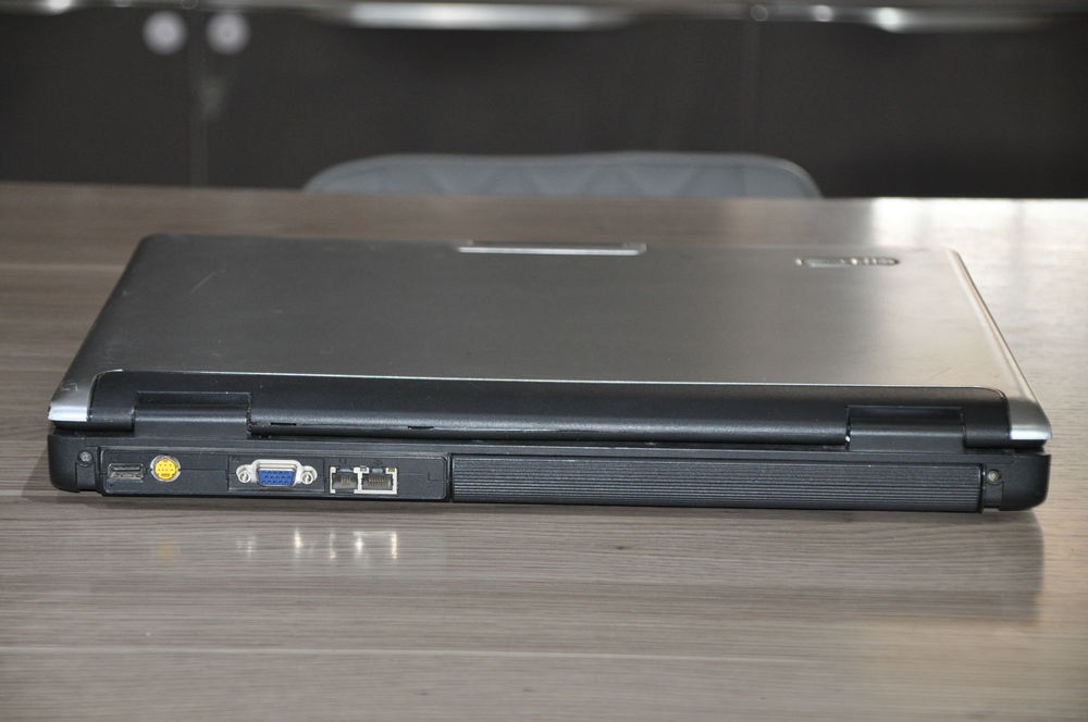 Acer Aspire 9423WSMI de 17 pouces Matériel informatique