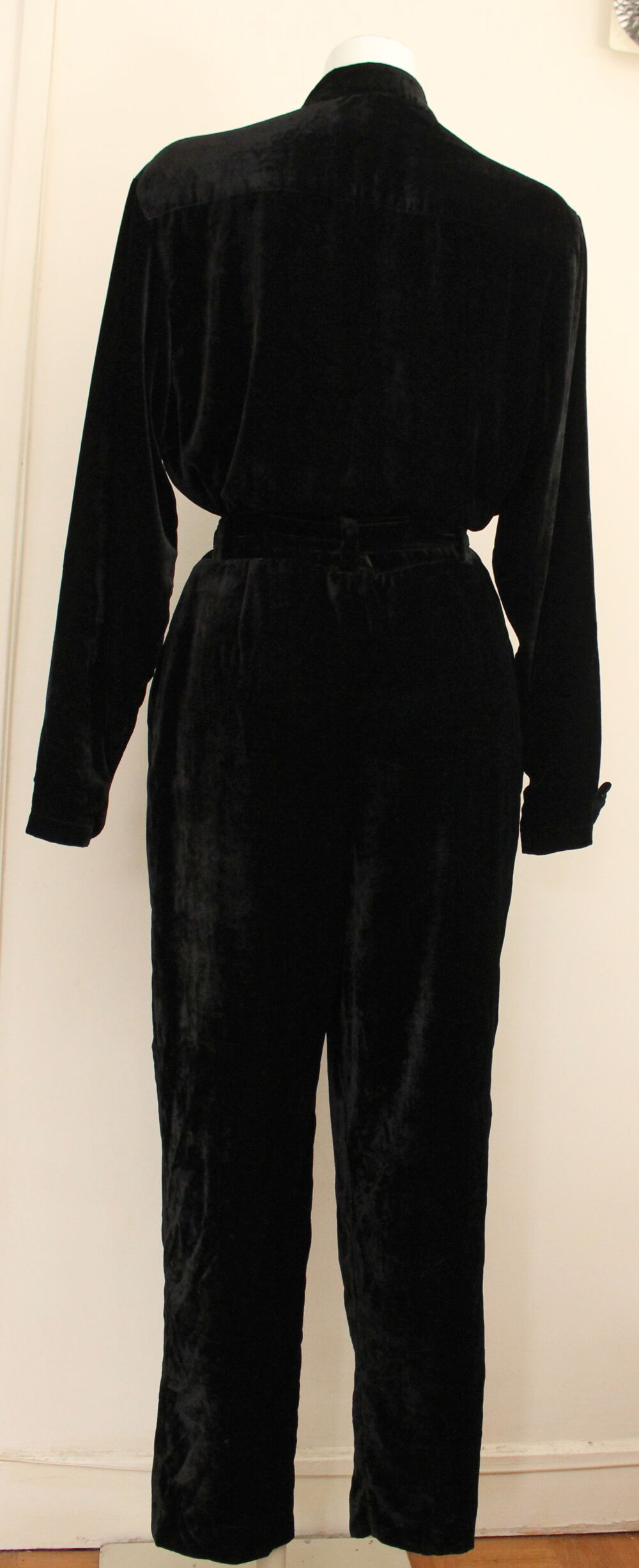 combinaison velours noir CLAUDIE PIERLOT
T .40 Fr Vêtements