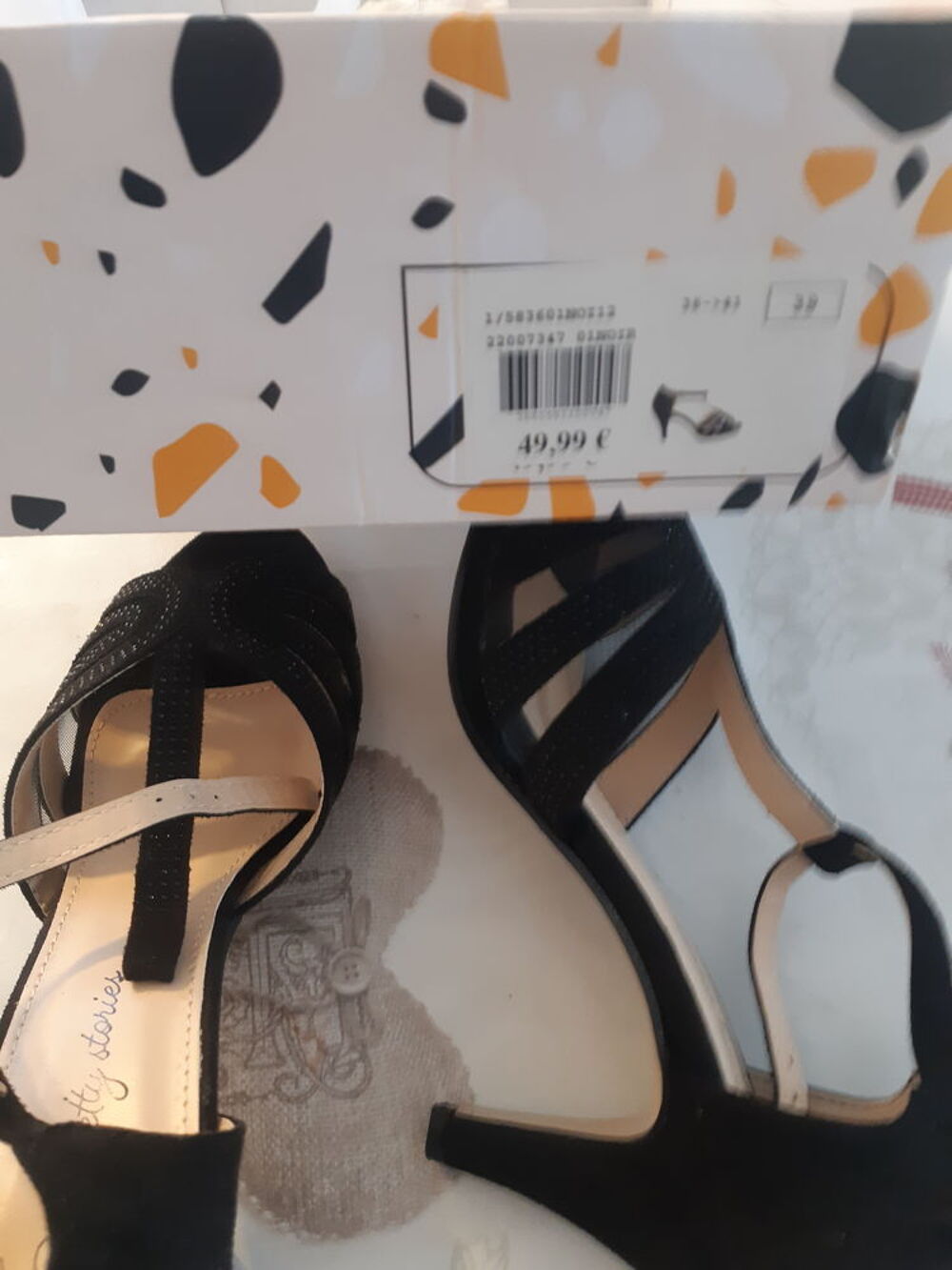 Chaussure de soir&eacute;e neuve femme taille 39 &agrave; talons Chaussures