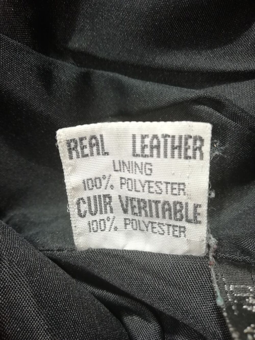 Blouson veste cuir crois&eacute;e T. 40 /42
Vêtements