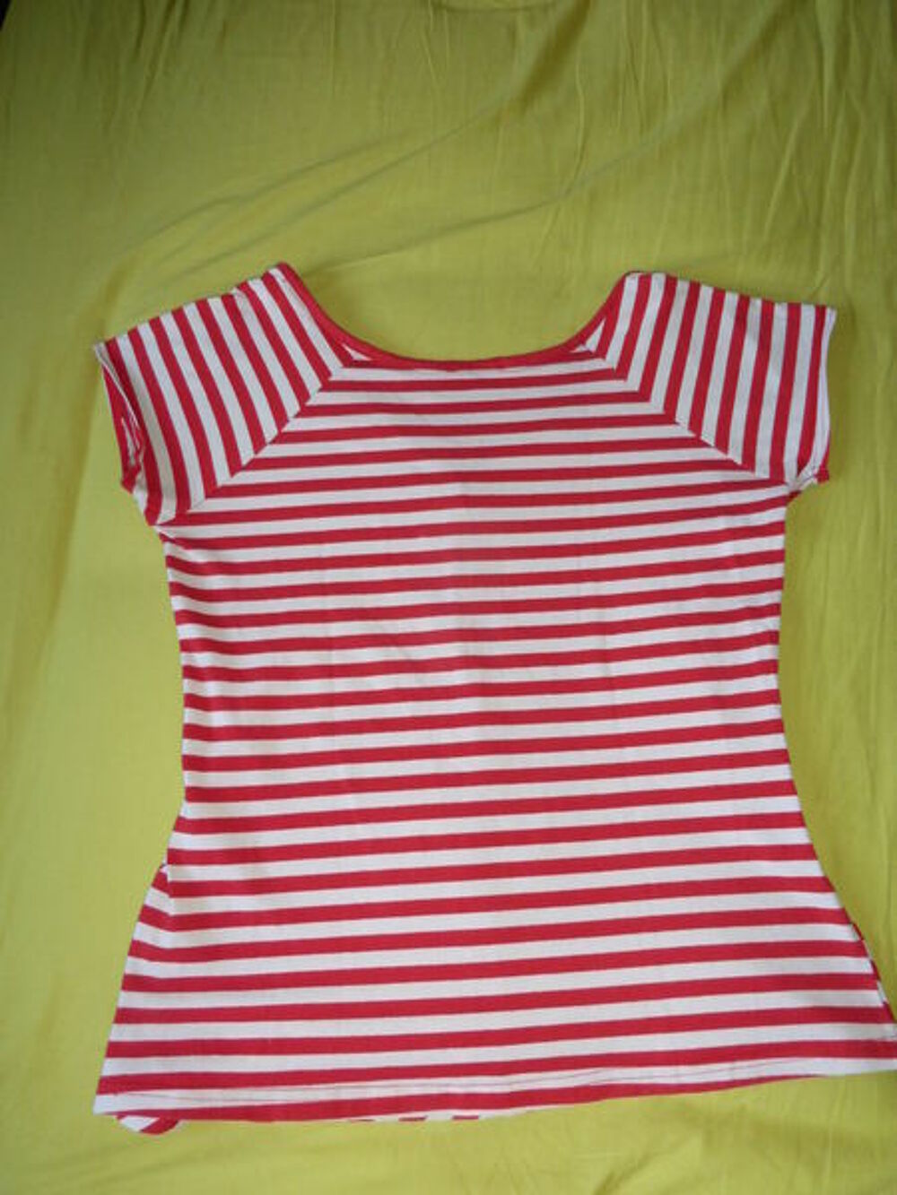 TEE SHIRT ray&eacute; rouge/blanc cass&eacute; -femme- 38- Vêtements