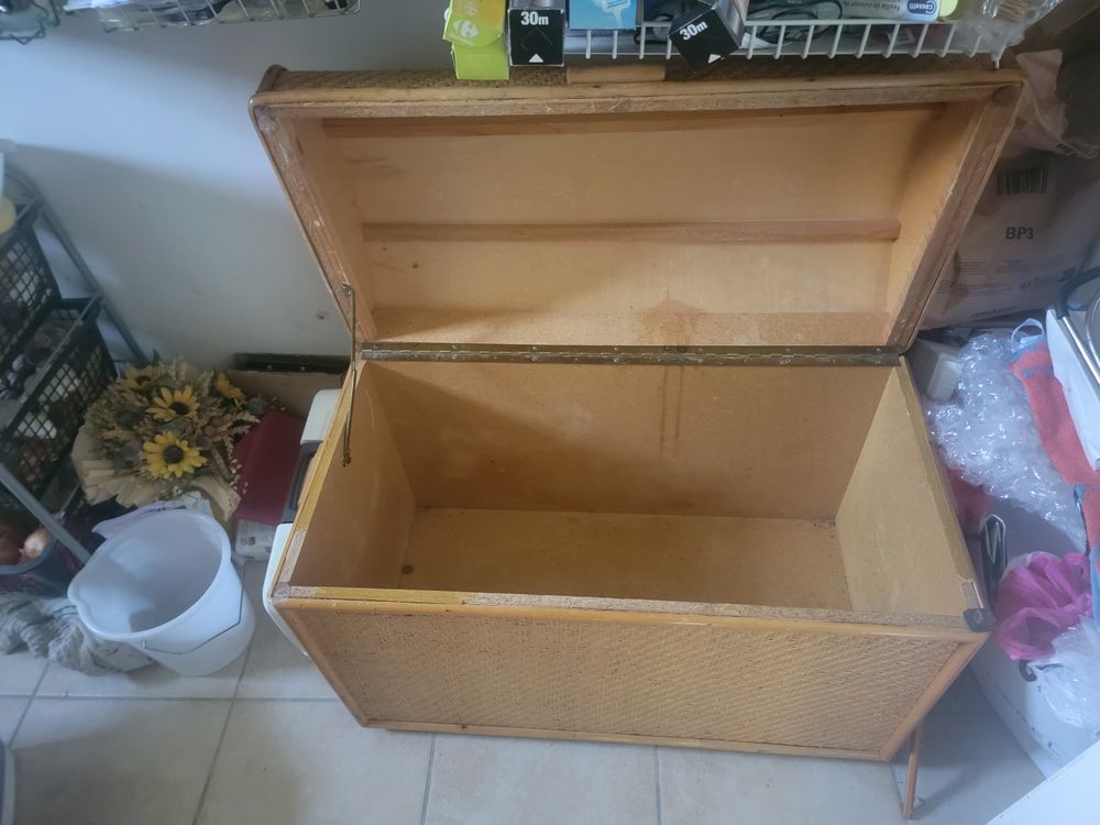 Coffre bois habill&eacute; rotin Meubles