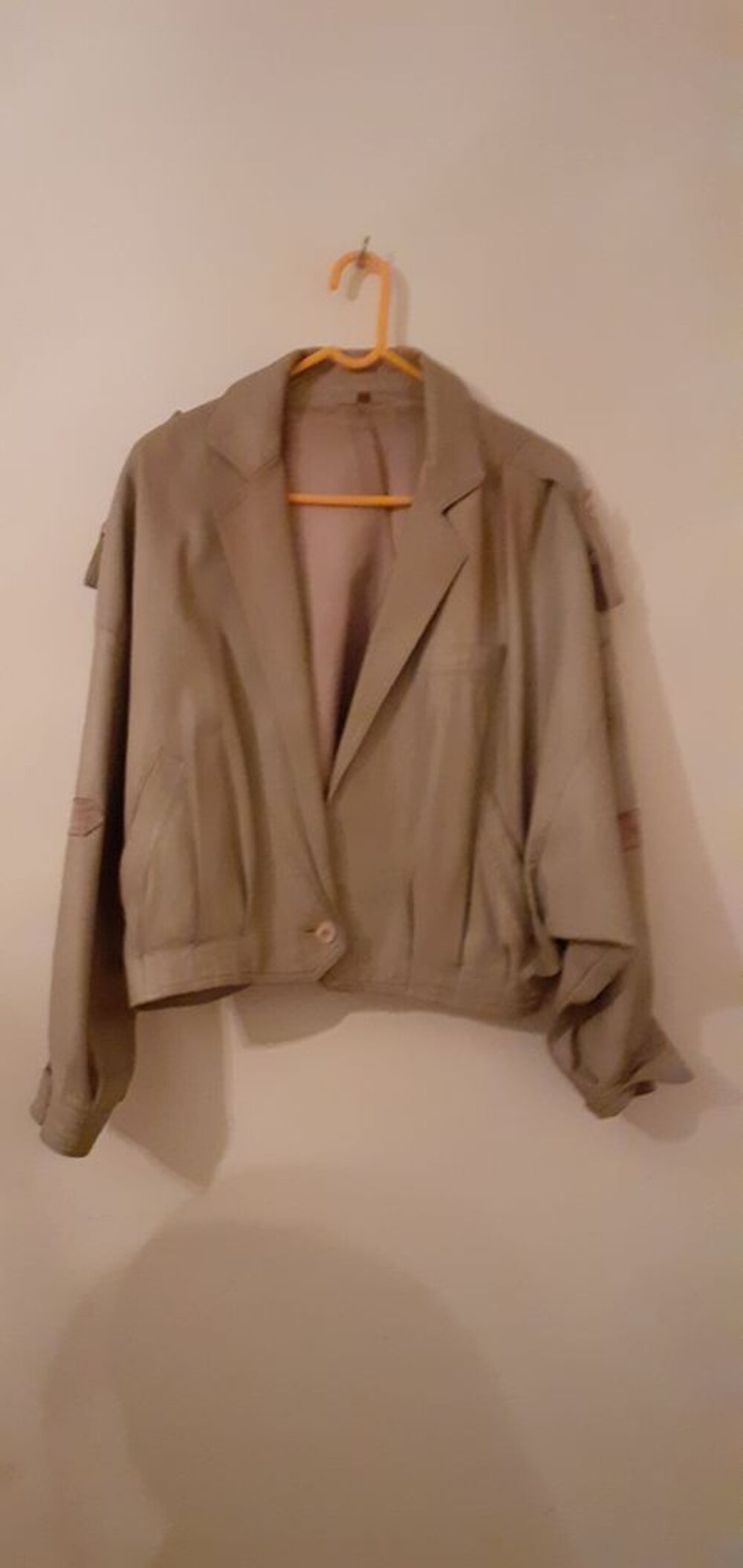 CAUSE DECES VENDONS UN LOT DE BEAUX VETEMENTS FEMME EN TBE Vêtements