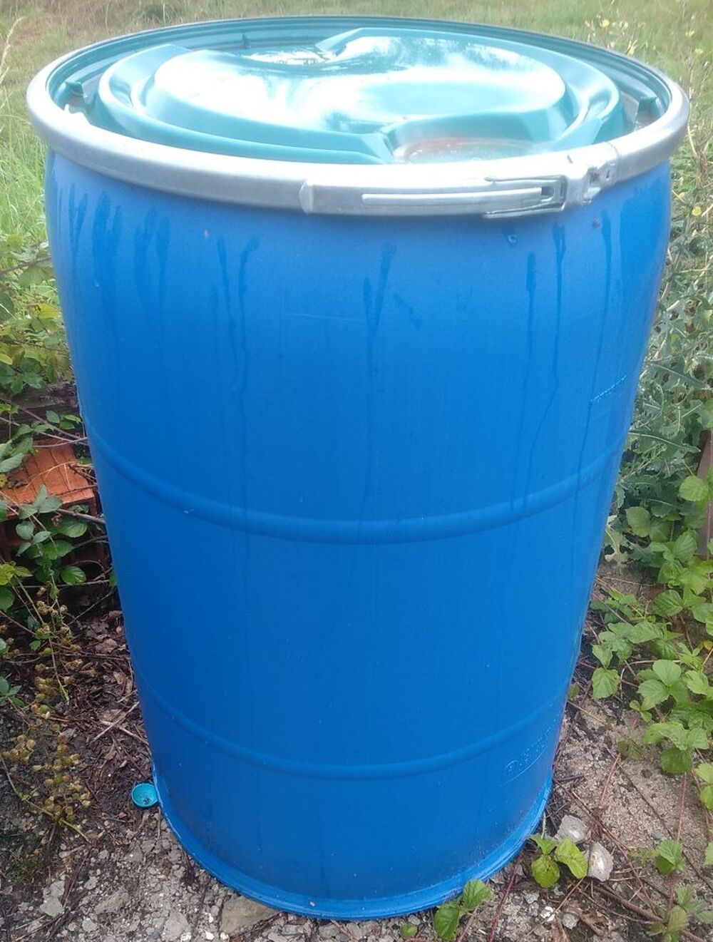 bidon bleu de 220 litres Bricolage