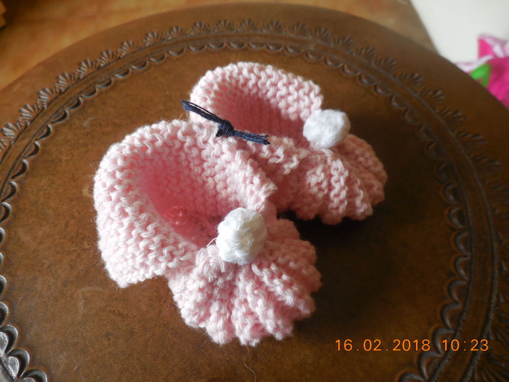 chaussons bb laine synth&eacute;tique Puériculture