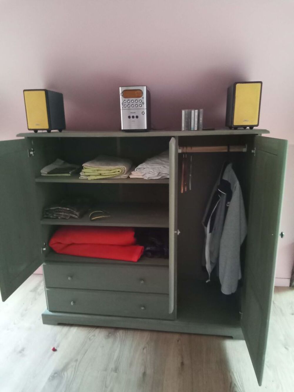 Petite armoire en pin Meubles