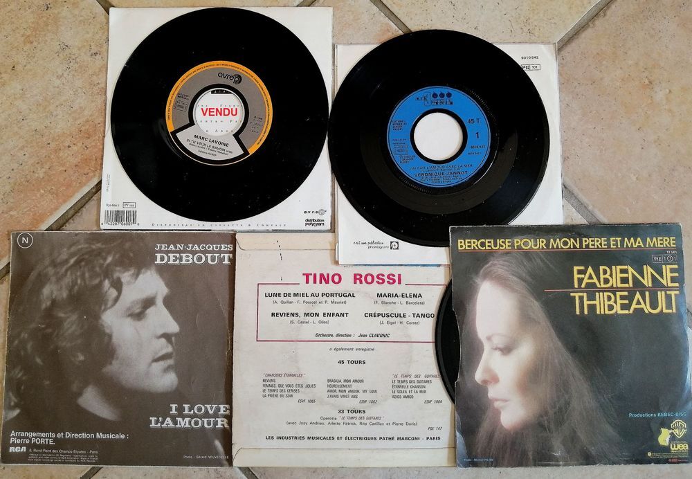 Lot Disques vinyles 45T, vari&eacute;t&eacute; fran&ccedil;aise 1960 &agrave; 90 CD et vinyles