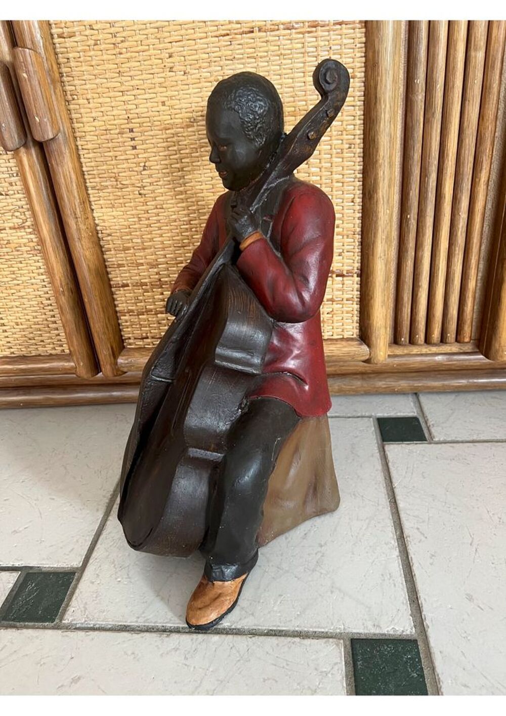 D&eacute;co Musicien Jazz Bassiste en r&eacute;sine H 45cm Décoration