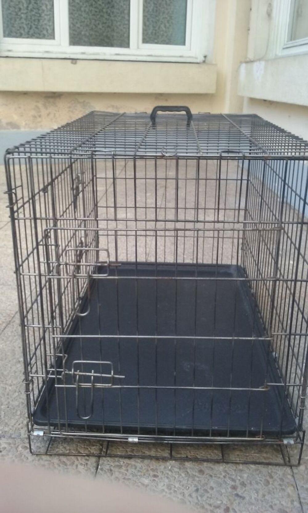 cage en fer avec plateau Jardin