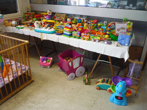 Puériculture/vêtement enfant/bébé/lit/parc/chambre/armoire 0 Graulhet (81)
