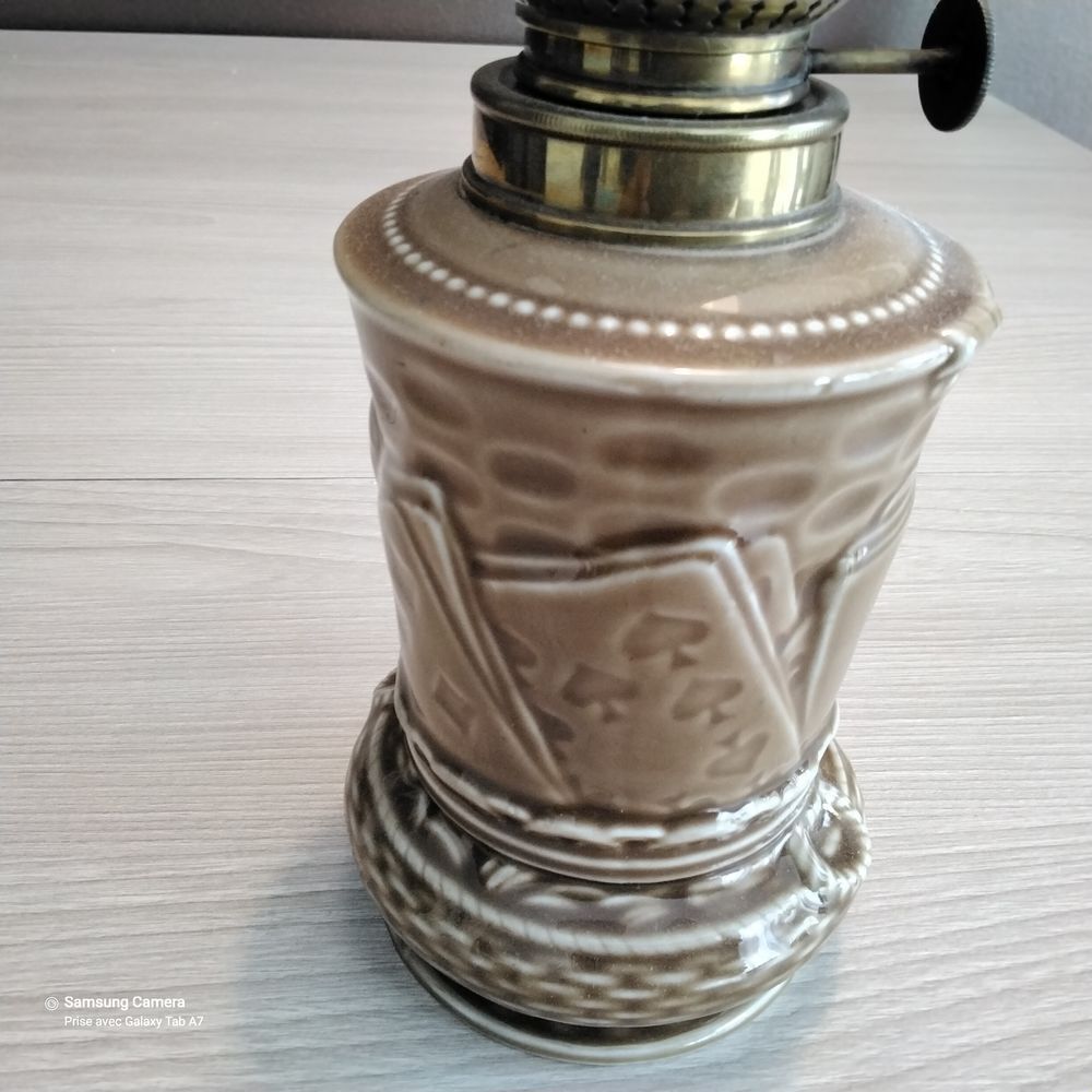 LAMPE A P&Eacute;TROLE Décoration