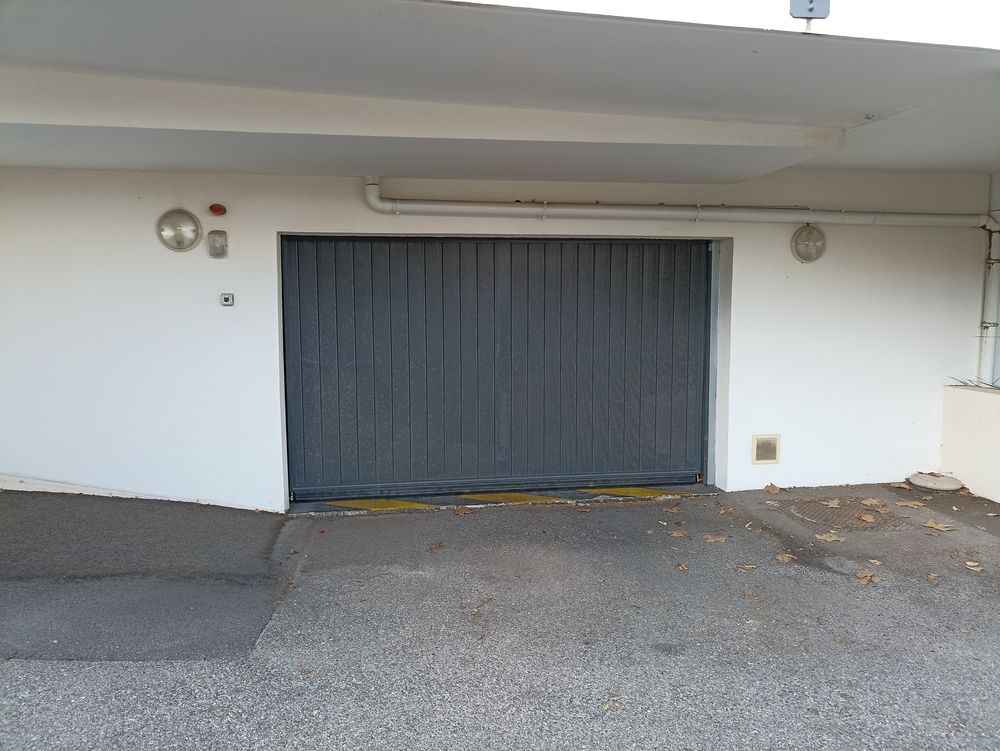 Location Parking/Garage Place de parking en sous-sol La Serinette TOULON Toulon