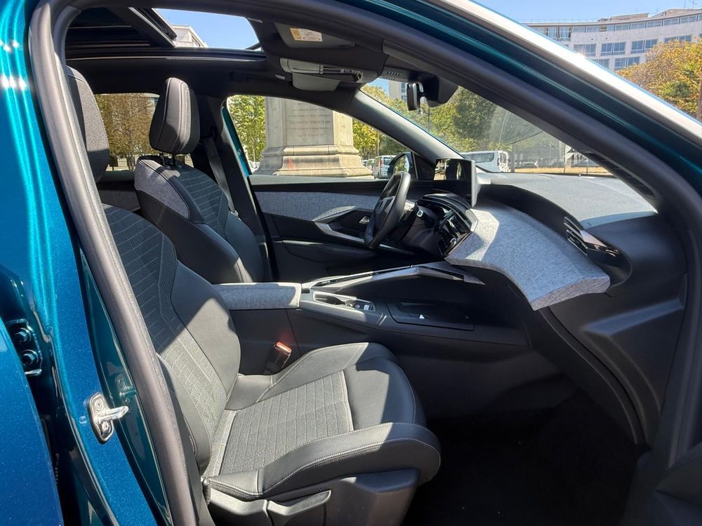 3008 PEUGEOT III 1.2 HYBRID 136 ALLURE E-DCS6 2024 occasion 75015 Paris
