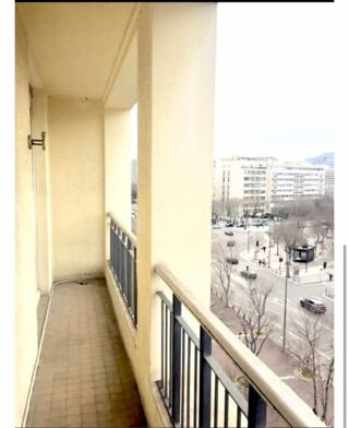  Appartement à louer 3/4 pièces 100 m²