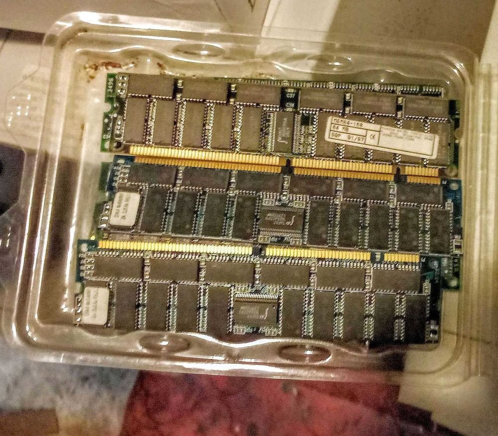 m&eacute;moires dimm. 5v. sorties du ppc 7200 75 et 7600 132r Matériel informatique