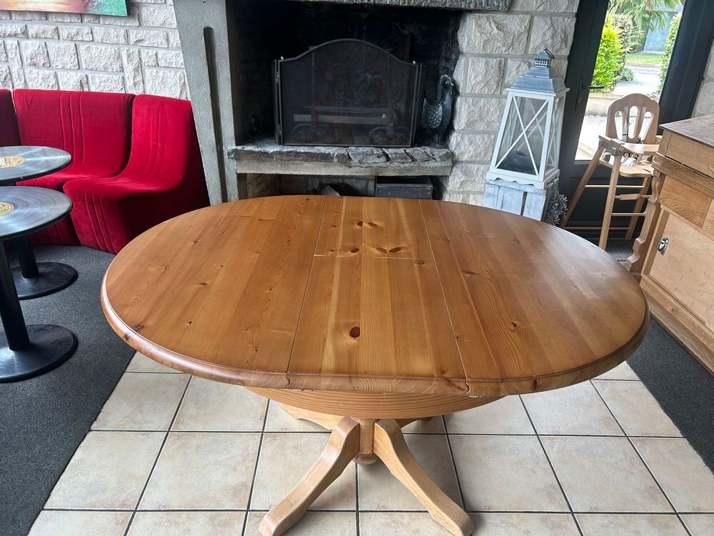 TABLE RONDE Meubles